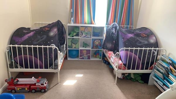 Space-Themed Bed Tent 80x220 cm - Kids' Cosmic Hideaway