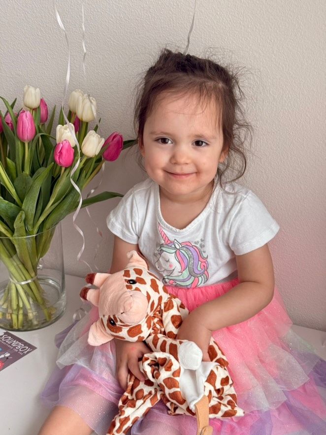 Aria the Giraffe - White Noise & Lullaby Comforter